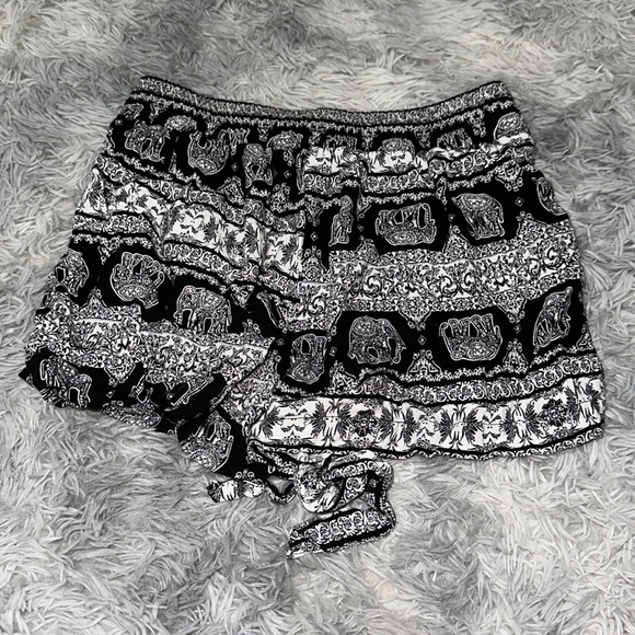 Rue 21 Elephant Print Shorts - Picture 3 of 3